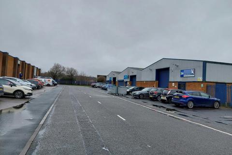 Warehouse to rent, Summit Cres Smethwick B66 1BT