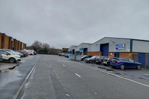 Warehouse to rent, Summit Cres Smethwick B66 1BT