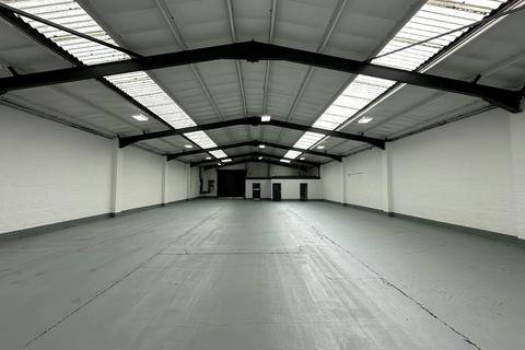 Warehouse to rent, Summit Cres Smethwick B66 1BT