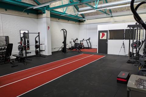 Warehouse to rent, Victoria St Oldham OL9 0HB