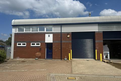 Warehouse to rent, Southern Rd Aylesbury HP19 9EW