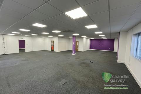 Office to rent, Bell Ln Amersham HP6 6FA