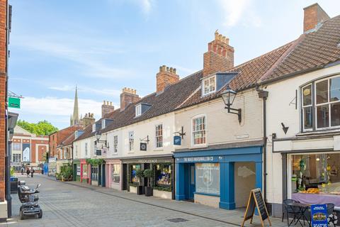 Retail property (high street) to rent, 38 Sincil St Lincoln LN5 7ET