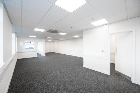 Warehouse to rent, 11 Pontefract Ln Leeds LS9 0RR