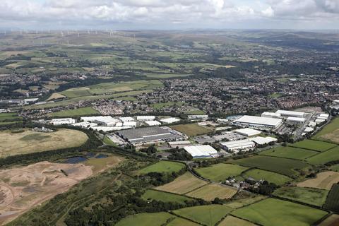 Warehouse to rent, Pilsworth Rd Heywood OL10 2TT