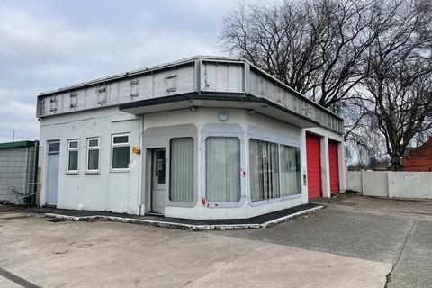 Retail property (high street) to rent, Knutsford Rd Warrington WA4 1AB