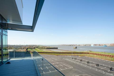Distribution warehouse to rent, 350 The Power House Dartford DA1 5XU
