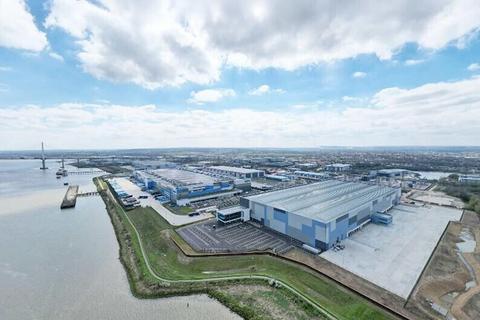 Distribution warehouse to rent, 350 The Power House Dartford DA1 5XU