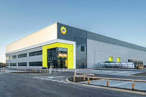 Warehouse to rent, Chelmsford Rd Rayleigh SS6 7FY