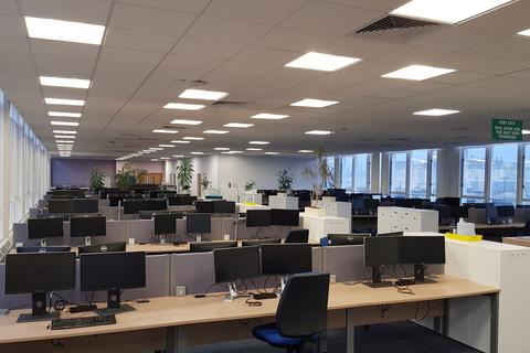 Distribution warehouse to rent, Garsington Rd Oxford OX4 2PG