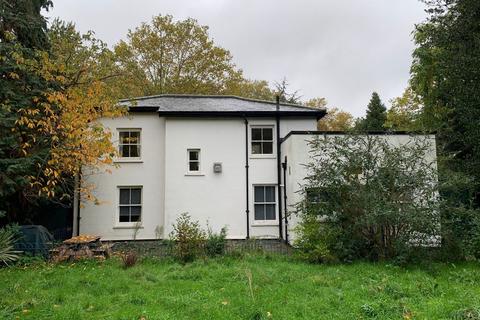 Mixed use to rent, Victoria Park London E9 5DU