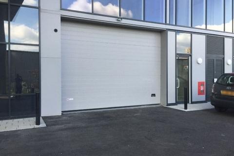 Distribution warehouse to rent, Fittleton Gdns London E3 3QY