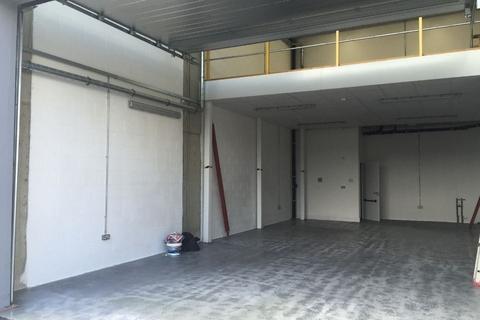 Distribution warehouse to rent, Fittleton Gdns London E3 3QY