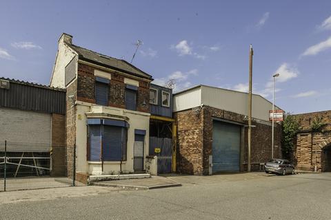 Industrial unit to rent, 2-10 St Johns Rd Bootle L20 8BH