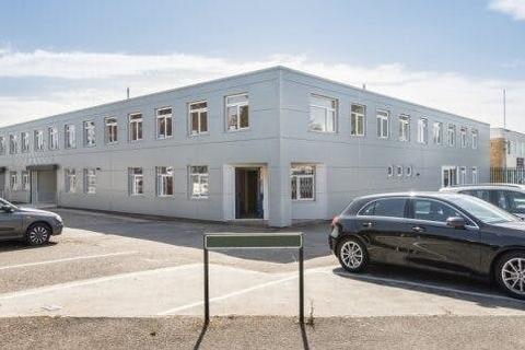 Warehouse to rent, Dedworth Rd Windsor SL4 4LE