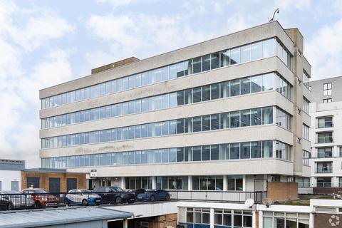 Office to rent, Charles Sq Bracknell RG12 1DL