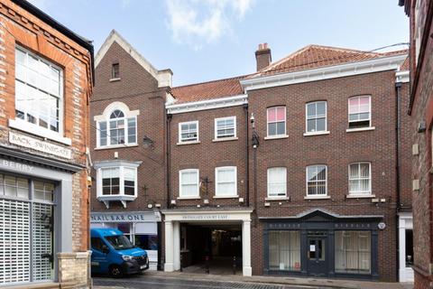 Office to rent, 14 Swinegate Ct E York YO1 8AZ