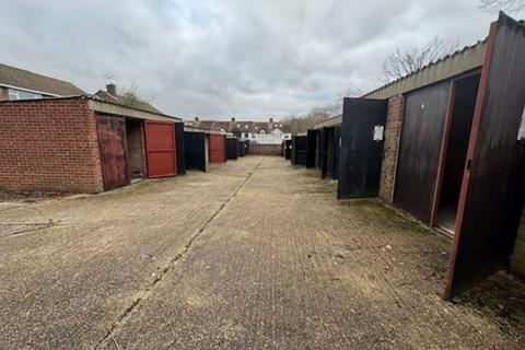Industrial unit to rent, 2-12 Rear of Station Way Buckhurst Hill IG9 6LN