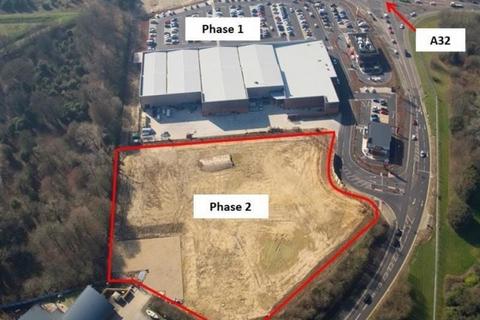 Distribution warehouse to rent, 5-10 Cotsworth Rd Gosport PO13 0AF