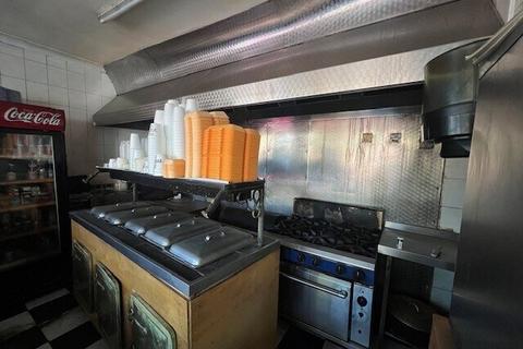 Mixed use to rent, 30-32 Lymington Avenue London N22 6JA