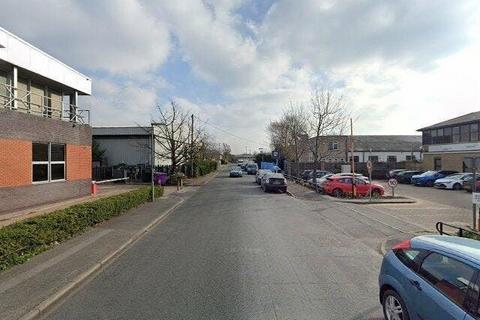 Warehouse to rent, Brooklands Clos Sunbury On Thames TW16 7DX
