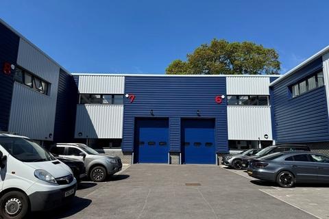 Warehouse to rent, 1-9 Winchester Hl Romsey SO51 7UT