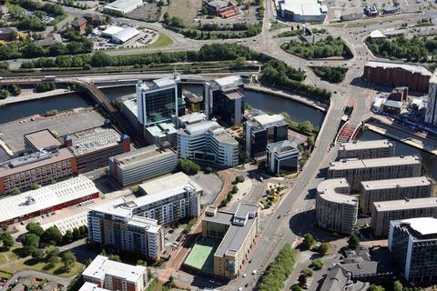 Property to rent, 1 Exchange Quay Manchester M5 3EA