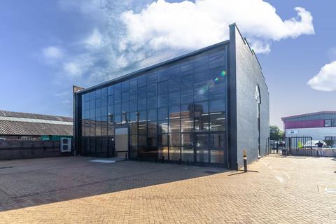 Warehouse to rent, Oakcroft Busines Park, Oakcroft Rd Chessington KT9 1RH