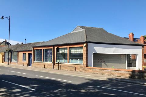 Retail property (high street) to rent, 2 Exeter Rd Newmarket CB8 8LT