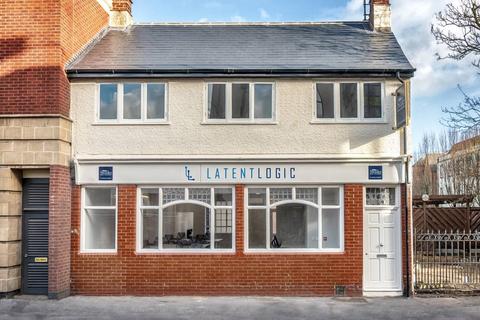 Office to rent, 8 Hollybush Row Oxford OX1 1JH