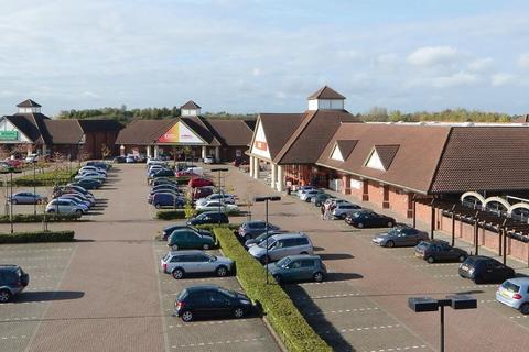 Retail property (high street) to rent, St Peters Rd Huntingdon PE29 7DZ