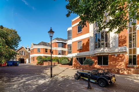 Office to rent, Madeira Walk Windsor SL4 1EP