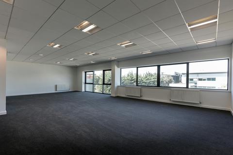 Distribution warehouse to rent, Ockham Dr Greenford UB6 0FD