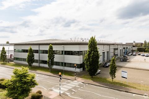 Distribution warehouse to rent, Ockham Dr Greenford UB6 0FD