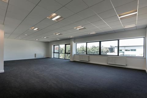 Distribution warehouse to rent, Ockham Dr Greenford UB6 0FD