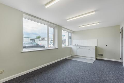 Warehouse to rent, Dedworth Rd Windsor SL4 4LE