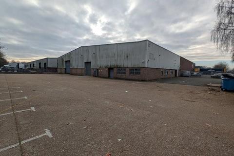 Distribution warehouse to rent, Majestic Rd Nursling SO16 0YT