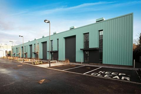Distribution warehouse to rent, 601 Whitchurch Ln Whitchurch BS14 0BH
