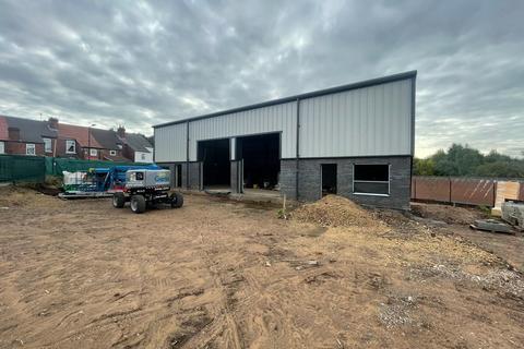 Industrial development to rent, Hyde Park Doncaster DN4 5AD