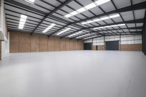 Warehouse to rent, Highlands Rd Solihull B90 4NY