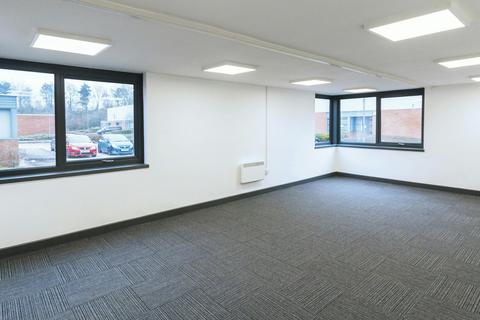 Warehouse to rent, Highlands Rd Solihull B90 4NY