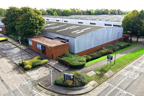 Warehouse to rent, Highlands Rd Solihull B90 4NY