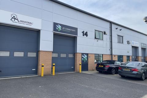 Warehouse to rent, Hercules Way Farnborough GU14 6UU