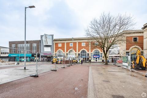 Property to rent, Warrington St Ashton Under Lyne OL6 7JE