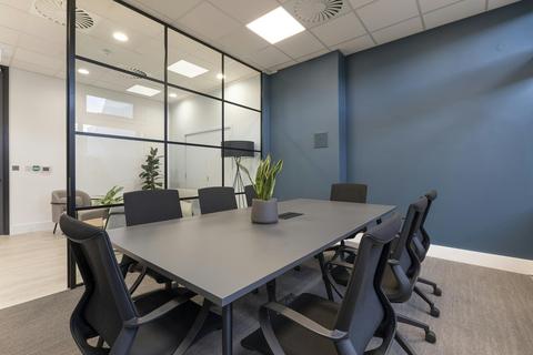 Office to rent, Cain Rd Bracknell RG12 1HL