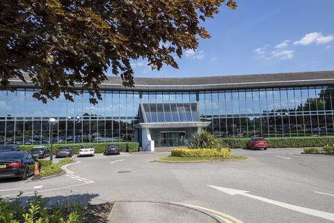 Office to rent, Cain Rd Bracknell RG12 1HL
