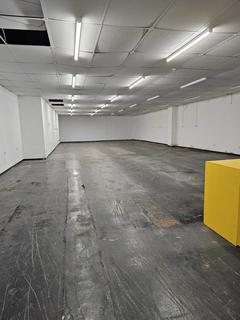 Distribution warehouse to rent, 3 liffords Place London SW13 9LR