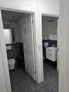 Distribution warehouse to rent, 3 liffords Place London SW13 9LR