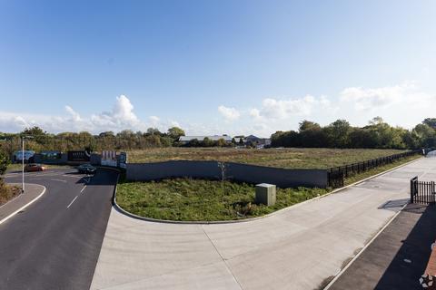 Distribution warehouse to rent, 2-4 Cotsworth Rd Gosport PO13 0AF
