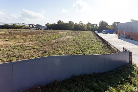 Distribution warehouse to rent, 2-4 Cotsworth Rd Gosport PO13 0AF
